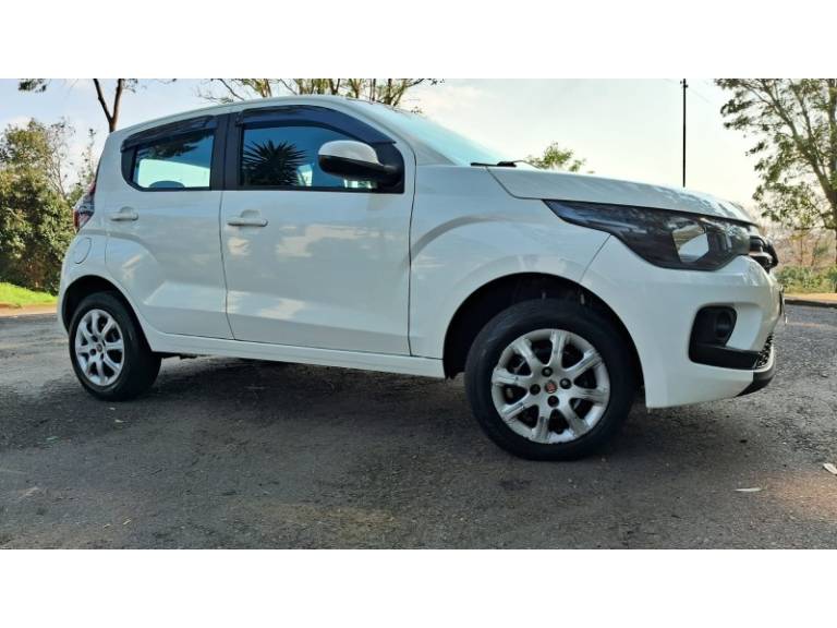 FIAT - MOBI - 2018/2018 - Branca - R$ 43.900,00