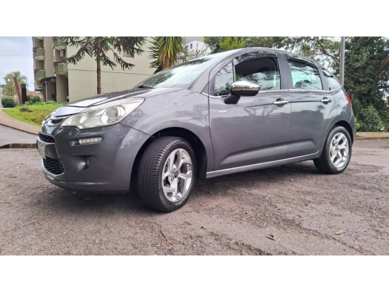 CITROËN - C3 - 2012/2013 - Cinza - R$ 38.900,00