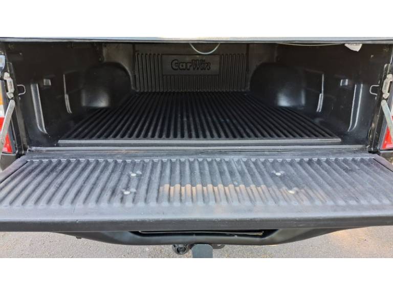 TOYOTA - HILUX - 1999/2000 - Preta - R$ 73.900,00
