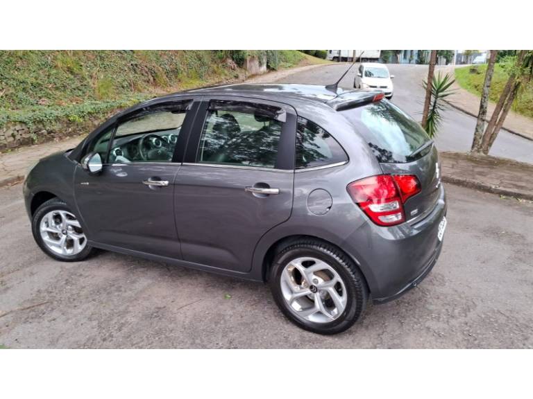 CITROËN - C3 - 2012/2013 - Cinza - R$ 38.900,00