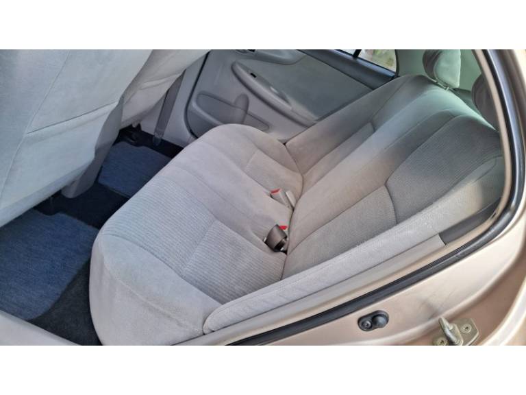 TOYOTA - COROLLA - 2008/2009 - Bege - R$ 53.900,00