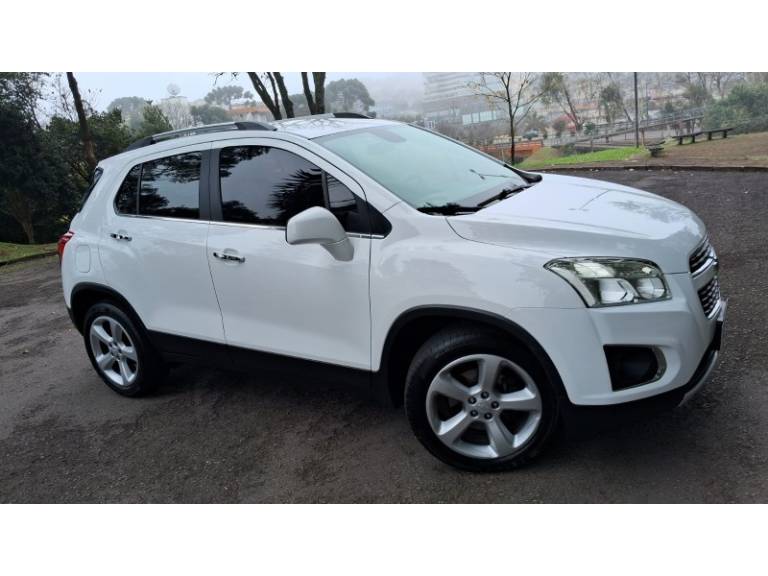 CHEVROLET - TRACKER - 2015/2015 - Branca - R$ 69.900,00