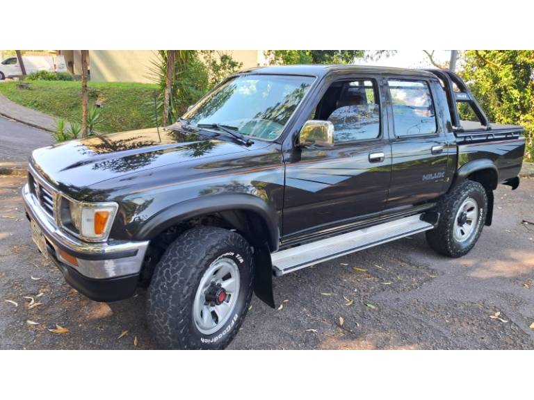 TOYOTA - HILUX - 1999/2000 - Preta - R$ 73.900,00