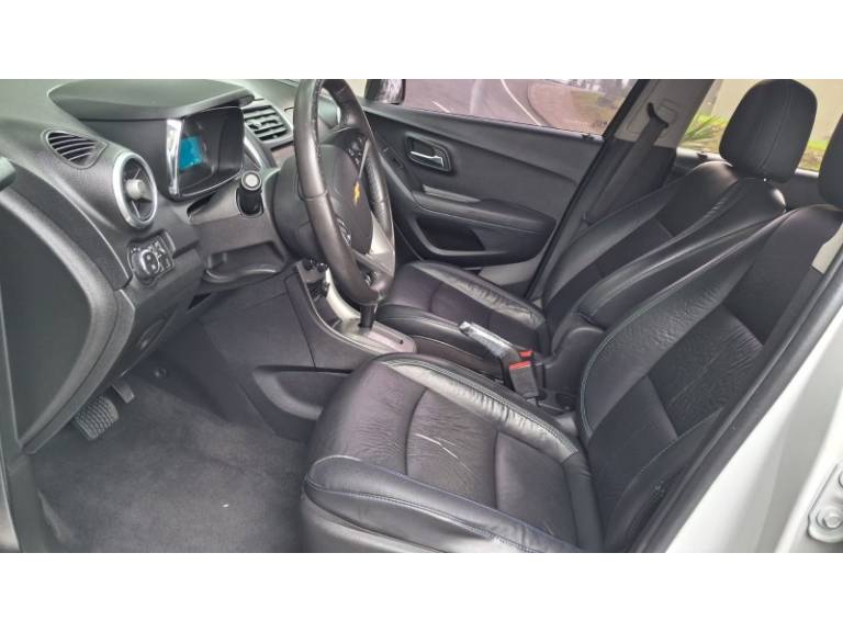 CHEVROLET - TRACKER - 2015/2015 - Branca - R$ 69.900,00