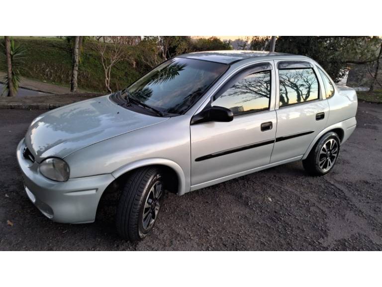 CHEVROLET - CORSA - 2003/2003 - Prata - R$ 19.900,00