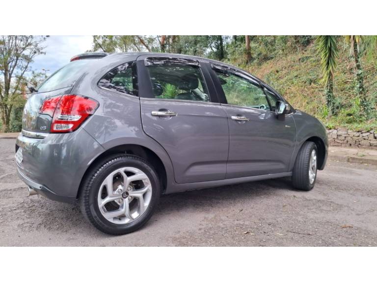 CITROËN - C3 - 2012/2013 - Cinza - R$ 38.900,00