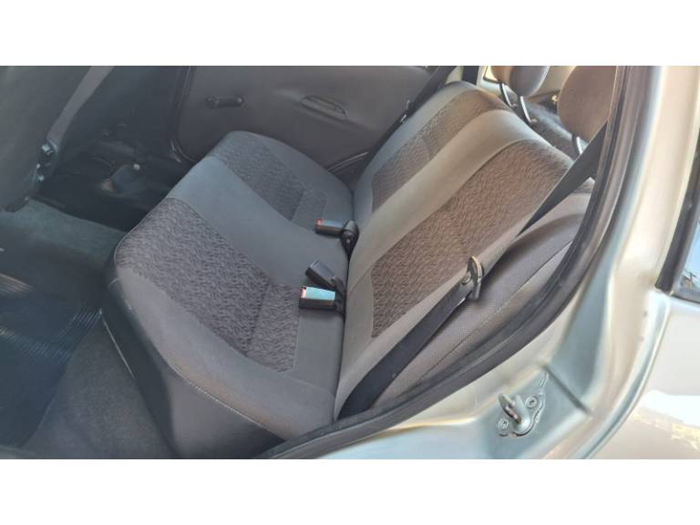 CHEVROLET - CORSA - 2003/2003 - Prata - R$ 19.900,00