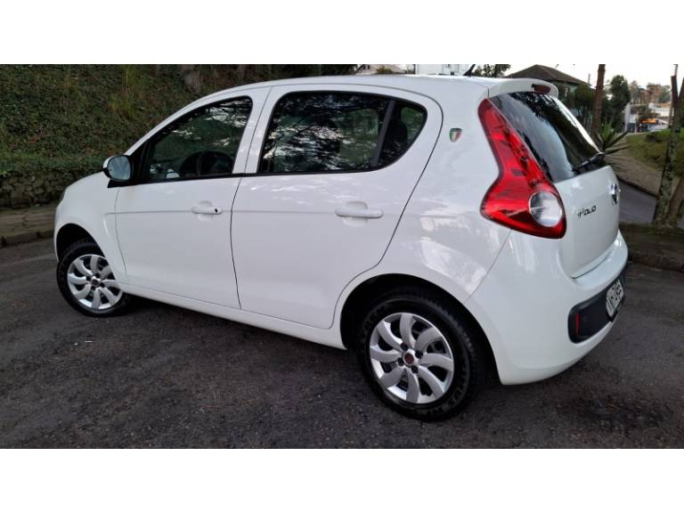 FIAT - PALIO - 2014/2014 - Branca - R$ 39.900,00