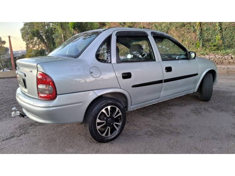 CHEVROLET - CORSA - 2003/2003 - Prata - R$ 19.900,00