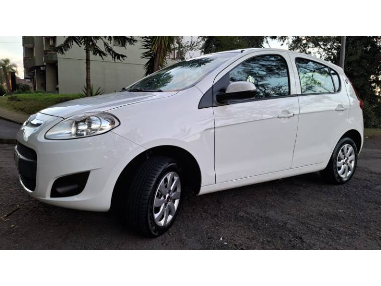 FIAT - PALIO - 2014/2014 - Branca - R$ 39.900,00