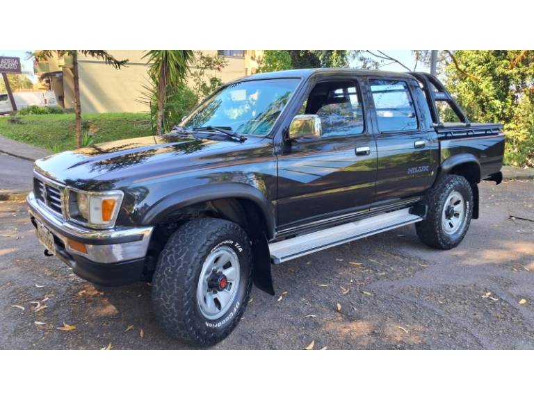 TOYOTA - HILUX - 1999/2000 - Preta - R$ 73.900,00