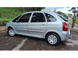 CITROËN - XSARA PICASSO - 2010/2011 - Prata - R$ 25.900,00