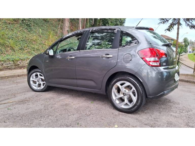 CITROËN - C3 - 2012/2013 - Cinza - R$ 38.900,00