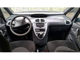 CITROËN - XSARA PICASSO - 2010/2011 - Prata - R$ 25.900,00